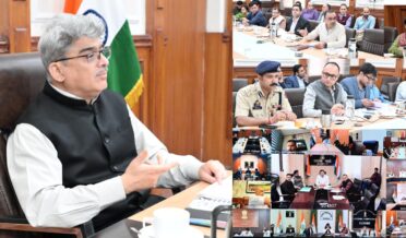 چیف سیکرٹری نے جموں و کشمیر کے اضلاع میں پیٹرول ، ڈیزل اور ایل پی جی سٹاکس کا جائیزہ لیا