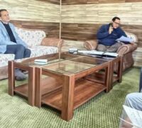 وزیرجاوید ڈار نے بارہمولہ میں محکمہ تعلیم کے کام کاج کا جائزہ لیا