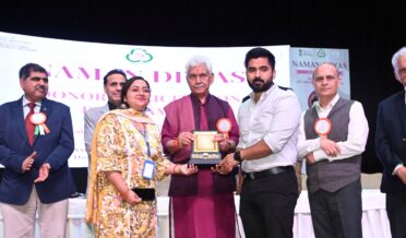 لیفٹیننٹ گورنر نے اعضأ عطیہ کرنے والوں اور ان کے اہل خانہ کے اعزاز میں ایک تقریب’نمن دیوس ‘ میں شرکت کی