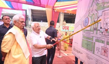 لیفٹیننٹ گورنر نے نگروٹہ میں سوامی پرانو انندودیامندر کی نئی سکول عمارت کا اِفتتاح کیا