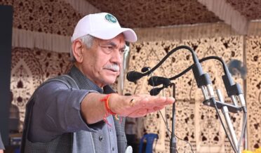 لفٹینٹ گورنر راجوری میں منشیات سے پاک جموں و کشمیر مہم کے تحت پد یاترا میں شامل ہوئے