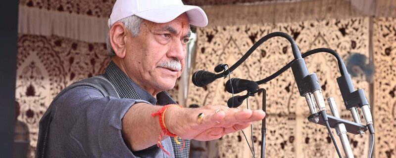 لفٹینٹ گورنر راجوری میں منشیات سے پاک جموں و کشمیر مہم کے تحت پد یاترا میں شامل ہوئے