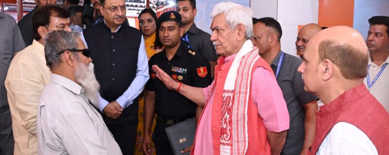 لفٹینٹ گورنر نے جی ایم سی جموں میں ’’ اپنا بھوجنالیہ ‘‘ کی اپ گریڈیشن تقریب میں شرکت کی