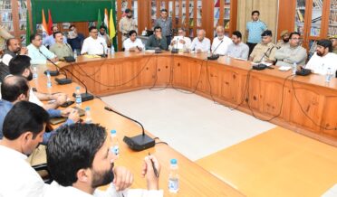جاوید رانا نے کنڈ علاقوں میں پانی کی قلت سے نمٹنے کیلئے جامع حکمت عملی پر زو ردیا