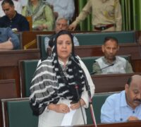 سری نگر ضلع میں 1,190 آنگن واڑی مراکز فعال ہیں ، سینٹرل شالہ ٹینگ حلقہ میں 152 ۔ سکینہ اِیتو