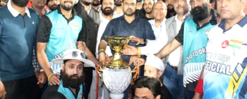 ستیش شرما نے شیر کشمیر ٹی 20 ٹورنامنٹ کے فائنل میں نوجوانوں کی مصروفیت ، کھیلوں کے فروغ پر زور دیا