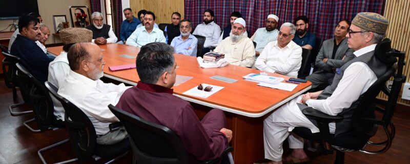 متعدد عوامی وفود اور جے سی سی آئی نے وزیراعلیٰ عمر عبداللہ سے ملاقات کی