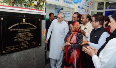 وزیراعلیٰ عمر عبداللہ نے گاندربل میںزائد از 42.38 کروڑ روپے کے ترقیاتی پروجیکٹوں کا اِفتتاح کیا اور سنگ بنیاد رکھا
