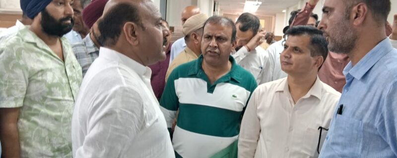 نائب وزیراعلیٰ نے نوشہرہ میں جاری ترقیاتی منصوبوں اور طبی سہولیات کا جائزہلیا