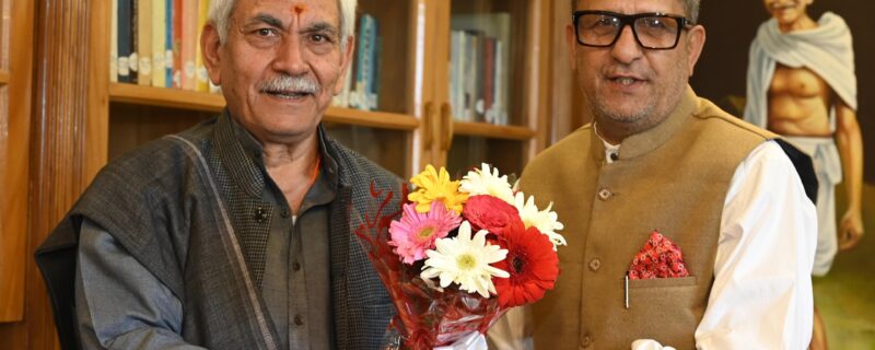 حاجی فاروق احمد میر نے لفٹینٹ گورنر سے ملاقات کی