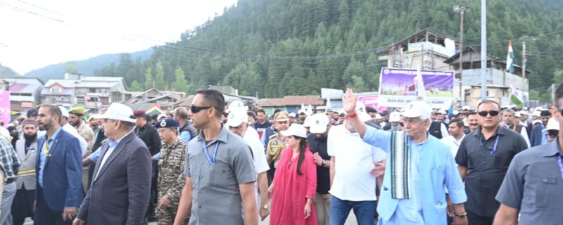 لیفٹیننٹ گورنر نے کپواڑہ میں ’نشہ مُکت جموں وکشمیر مہم‘ میں شرکت کی