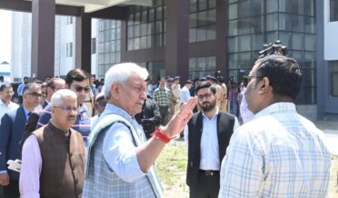 لیفٹیننٹ گورنر نے پنتھا چوک میں شری اَمرناتھ جی شرائین بورڈ کے یاتری نواس کا موقعہ پرمعائینہ کیا
