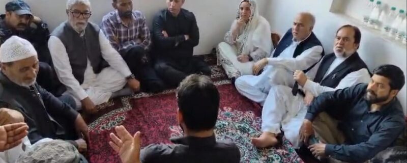 سکینہ اِیتو نے بڈگام میںمتاثرہ کنبے کے اَفرادسے ملاقات کی