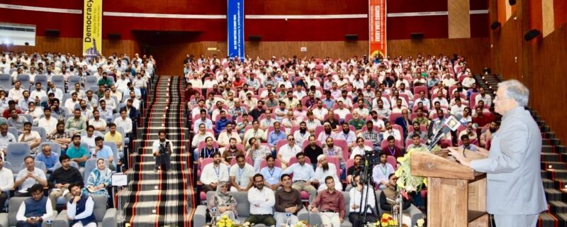 چیف الیکشن کمشنر گیانیش کمارنے بڈگام کا دورہ کیا