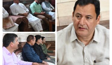 جاوید ڈار نے منڈیوںاور کسان گھر وںکے کام کاج کا جائزہ لیا