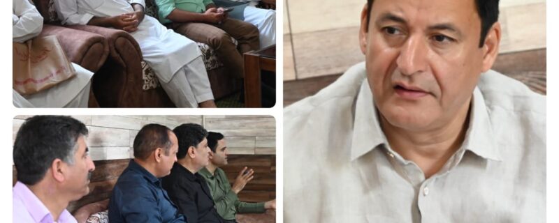 جاوید ڈار نے منڈیوںاور کسان گھر وںکے کام کاج کا جائزہ لیا
