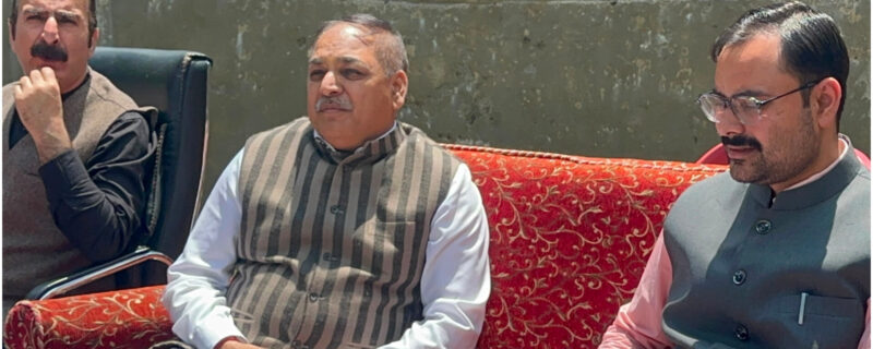 رام نواس شرما نے اُوڑی کے سرحدی دیہاتوں کا دورہ کیا