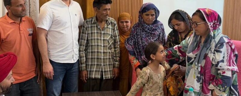 سکینہ اِیتو نے سول سیکرٹریٹ جموں میں عوامی وفود اور اَفراد سے ملاقات کی