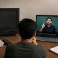 نوجوانوں کا نیا اعتماد:ٹی وی نہیں، اساتذہ