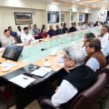 وزیراعلیٰ عمر عبداللہ نے محکموں کو کیپکس اخراجات میں تیزی لانے اور فنڈز کے بروقت اِستعمال کو یقینی بنانے کی ہدایت دِی
