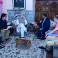 وزیراعلیٰ عمر عبداللہ نے ممبران اسمبلی ، تجارتی و سیاحتی شعبے کے نمائندگان سے ملاقات کی