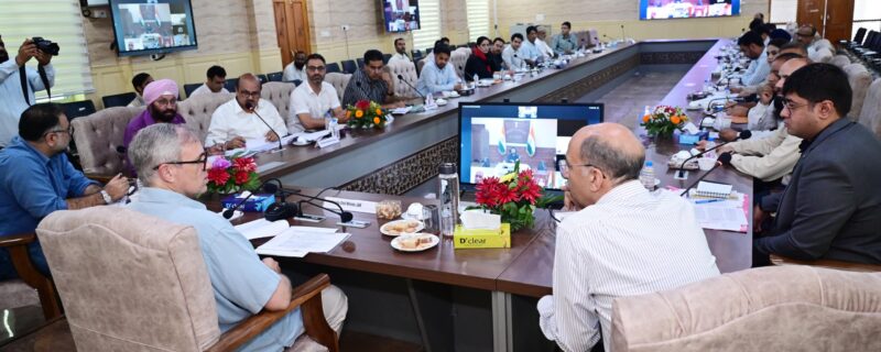 وزیراعلیٰ عمر عبداللہ نے گاندربل میں اہم ترقیاتی منصوبوں اور عوامی مسائل کا جائزہ لیا