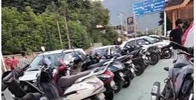 سرینگر میں فٹ پاتھوں پر تجاوزات،حادثات کا خطرہ بڑھ گیا
