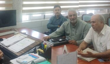 اراکین اسمبلی حسنین مسعودی او راِرشاد رسول کار نے جاوید احمد ڈار سے ملاقات کی