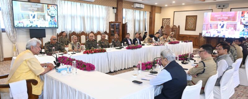 لیفٹیننٹ گورنر نے سینئر اَفسران کے ساتھ اعلیٰ سطحی سیکورٹی جائزہ میٹنگ کی صدارت کی