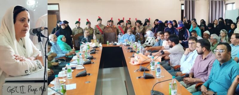 سکینہ اِیتو نے گورنمنٹ ڈِگری کالج وومن زکورہ سری نگر کا دورہ کیا