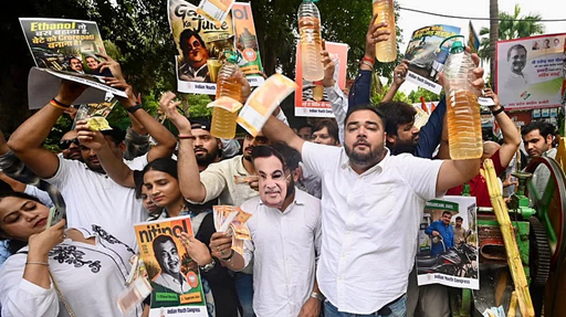 ای-20ایتھنول پالیسی کے خلاف یوتھ کانگریس کا احتجاجحکومت پر عوام کی گاڑیوں کو ’تجربہ گاہ‘ بنانے کا الزام