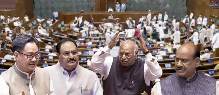 احتجاج اور بار بار ملتوی ہونے سے پارلیمنٹ کی کارروائی تعطل کا شکار ہے