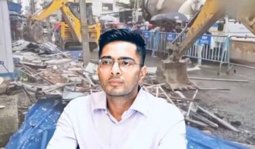 ٹی ایم سی ایم پی ابھیشیک بنرجی کے پارٹی دفتر کو بلڈوزر سے مسمار کر دیا گیا