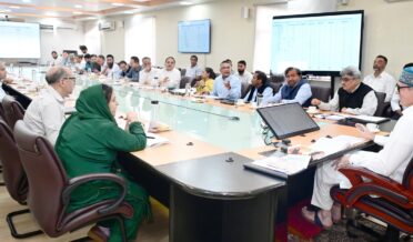 وزیر اعلیٰ عمر عبداللہ نے جموںوکشمیر میں سینئر سکینڈری تعلیم کو مضبوط بنانے کے روڈ میپ کا جائزہ لیا