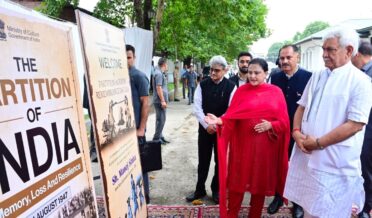 لیفٹیننٹ گورنر نے سری نگر میں ملک کے تقسیم کی ہولناک یادگار دِن کی تقریب سے خطاب کیا