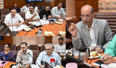 سکینہ اِیتو اور ناصر اسلم وانی نے وائن کپواڑہ میں