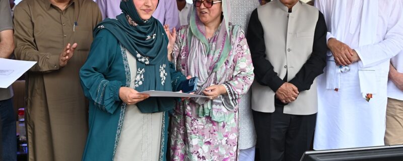 سکینہ اِیتو نے بارہمولہ میں میگا سوشل ویلفیئر رسائی پروگرام کی قیادت کی