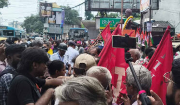 جادھوپور یونیورسٹی ‘ایس ایف آئی و اے بی وی پی کارکنوں میں تصادم، کئی طلبہ زخمی، کیمپس میں کشیدگی