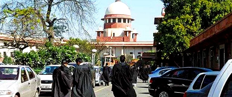 نیٹ پیپر لیک معاملہ پر سپریم کورٹ نے سخت رویہ کیا اختیار، این ٹی اے دفتر کے دورہ کا فیصلہ