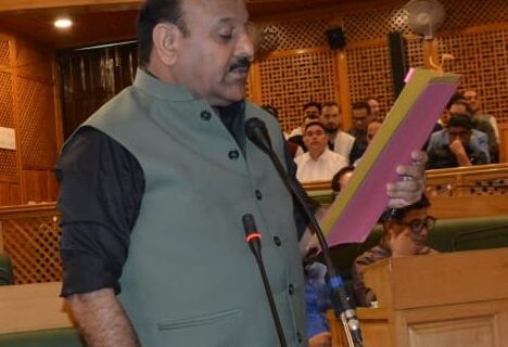 سوپور ٹاؤن کی ٹریفک بھیڑ کو کم کرنے کیلئے 323.41 کروڑ روپے کے پروجیکٹوں پر غور وخوض۔ نائب وزیر اعلیٰ
