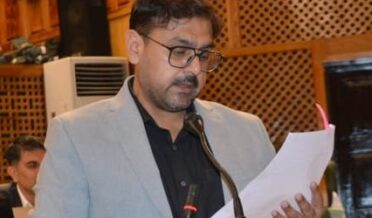 جموں وکشمیر میں 8,79,112 مستحقین اے اے وائی کے تحت شامل ۔ ستیش شرما