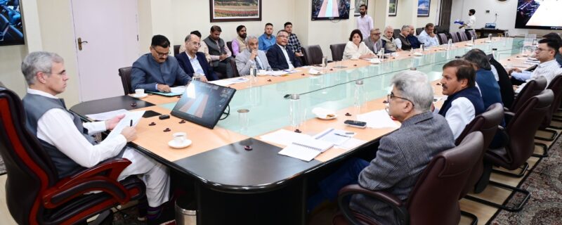 وزیر اعلیٰ نے جموں و کشمیر ہائیڈرو پاور پالیسی 2026 کے مسودے کا جائیزہ لیا