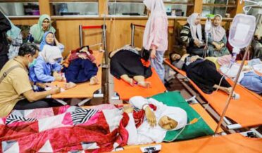 انڈونیشیا میں حکومت کا مفت کھانا :تقریباً 800 افراد فوڈ پوائزننگ کا شکار