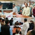 جاوید ڈار نے اَفسران کو عوامی شکایات کے فوری اور وقتی اَزالہ کو یقینی بنانے کی ہدایت دِی