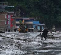 بارش اور سیلاب سے کئی ریاستوں میں تباہی، آسام میں 108ہلاکتیں، بنگال میں ٹرینیں متاثر