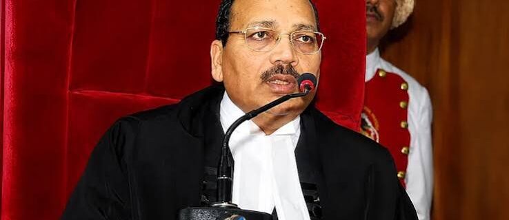 نیٹ پیپر لیک معاملہ پر مظاہرہ کرنے والے طالب علم کو مجسٹریٹ نے بھیجا نوٹس، چیف جسٹس سوریہ کانت کا اظہارِ ناراضگی