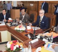 وزیراعلیٰ عمر عبداللہ نے اننت ناگ میں ترقیاتی پیش رفت اور سرکاری سکیموں کی عمل آوری کا جائزہ لیا