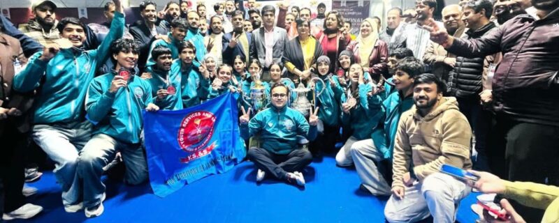 وزیراعلیٰ عمر عبداللہ نے جموںوکشمیر کی ووشو او رتائیکوانڈو ٹیموں کو نیشنل سکول گیمز میں ٹرافیاں جیتنے پر مُبارک باد دِی
