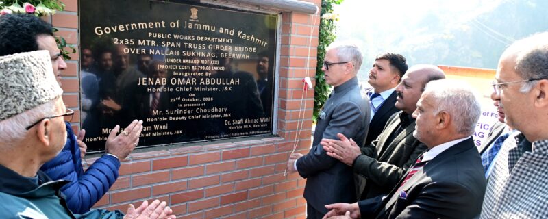 وزیر اعلیٰ عمر عبداللہ نے بیروہ میں 25 کروڑ روپے مالیت کے منصوبوں کا اِفتتاح کیا اور سنگ بنیاد رکھا