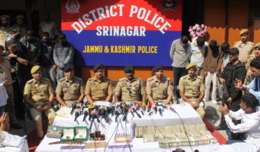 سرینگر میں منشیات کے منظم نیٹ ورک کا پردہ فاش، 8 گرفتارِ